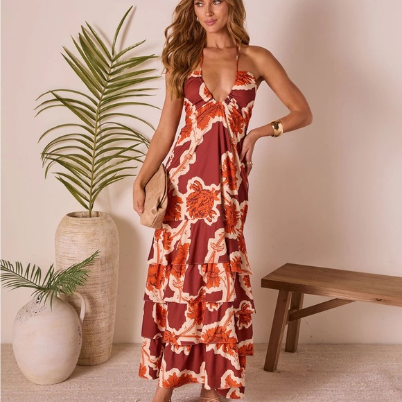 Vici Dresses & Skirts - Vici collection tropical tide abstract halter Maxi Dress